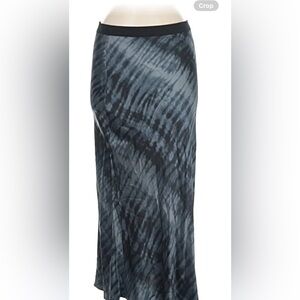 Rails Black and Navy Tide Skirt
Skirt even length (picture for pattern)